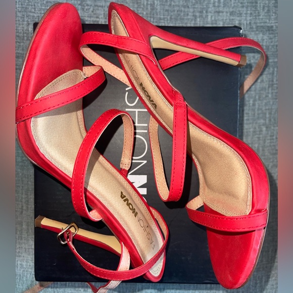 Fashion Nova No Obligation Heel - Red - Picture 2 of 9